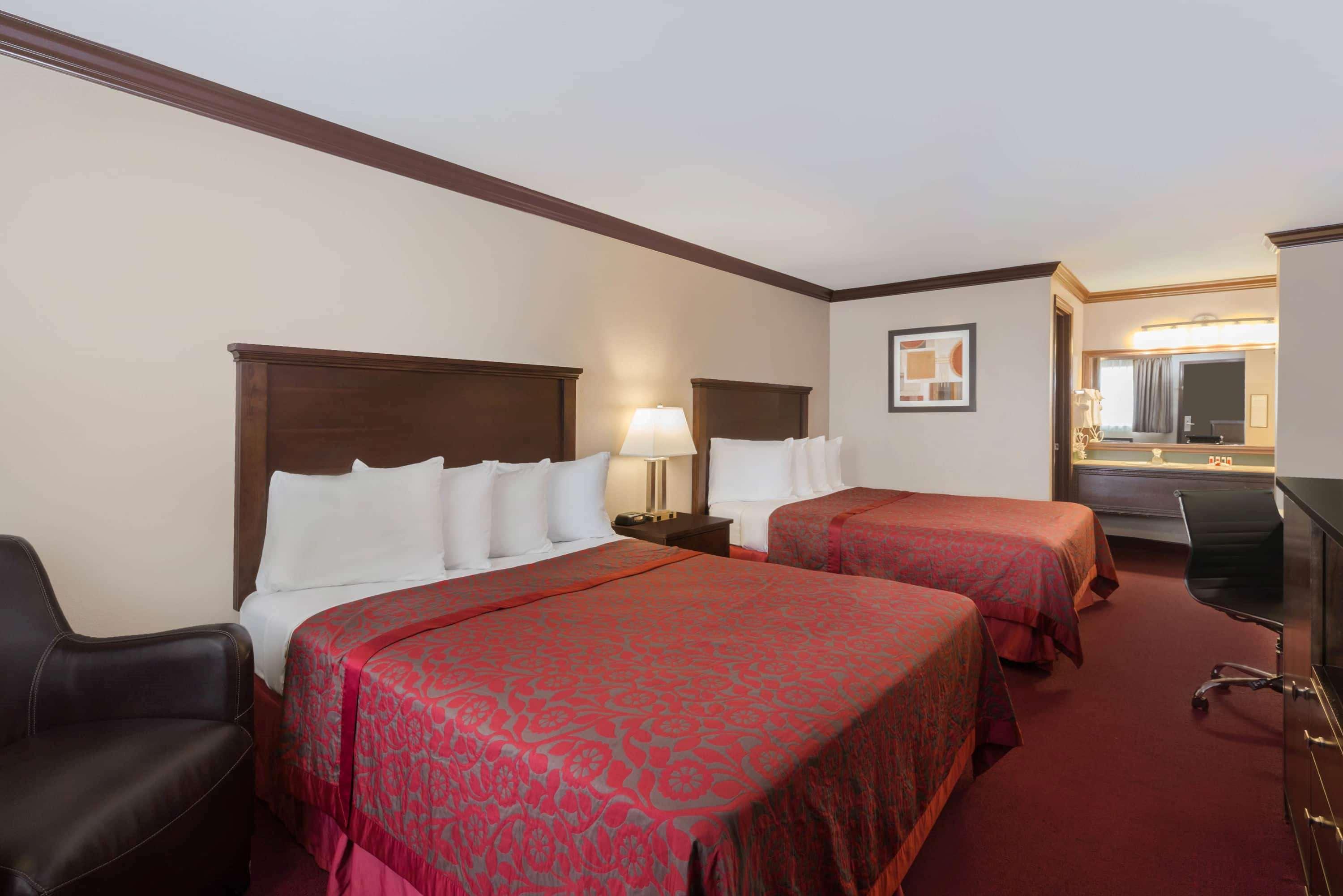 Days Inn By Wyndham Auburn Kültér fotó