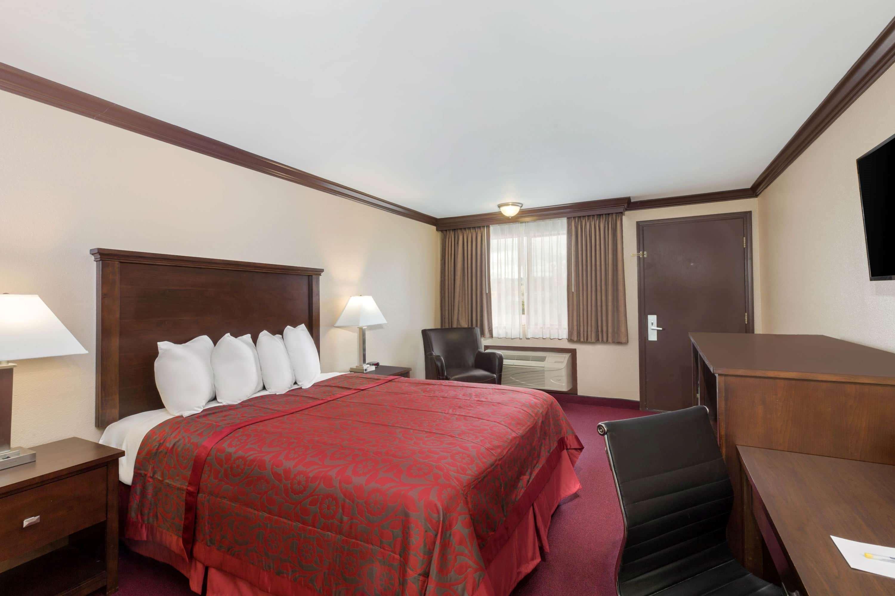 Days Inn By Wyndham Auburn Kültér fotó