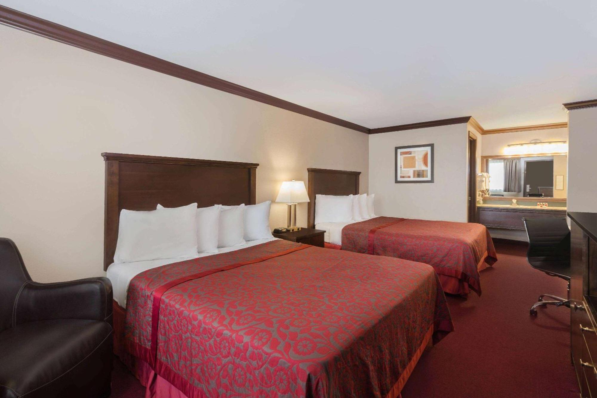Days Inn By Wyndham Auburn Kültér fotó